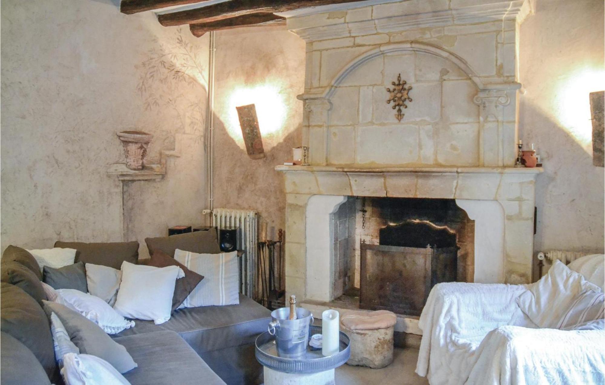 Cozy Home In Gennes With Kitchen Dış mekan fotoğraf