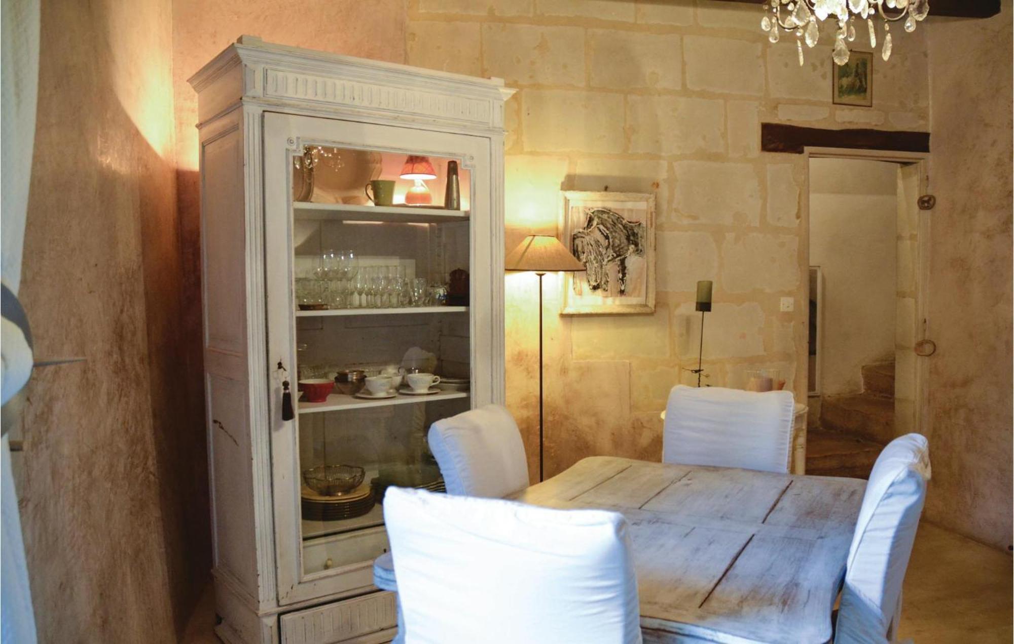 Cozy Home In Gennes With Kitchen Dış mekan fotoğraf